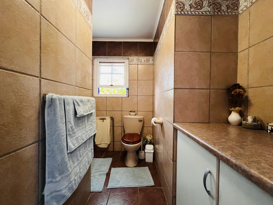 3 Bedroom Property for Sale in Paradise Beach Western Cape